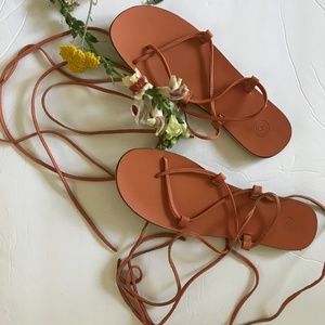 NEW Lace up Gladiator Sandals. Coral. Size 8.
